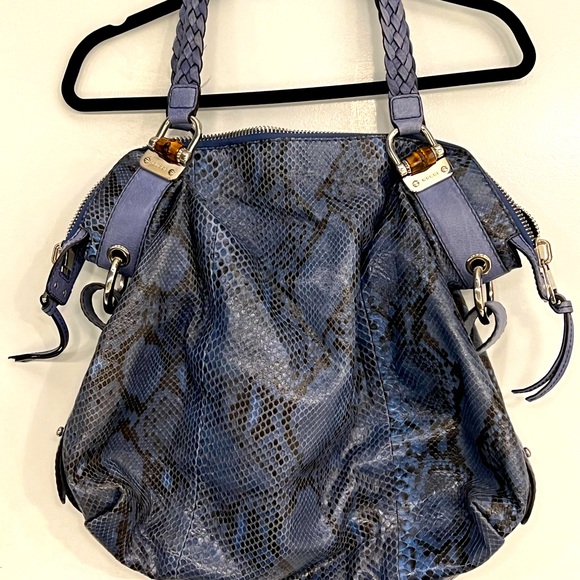 ✨AUTHENTIC✨ Large GUCCI blue python shoulder bag - Picture 4 of 9